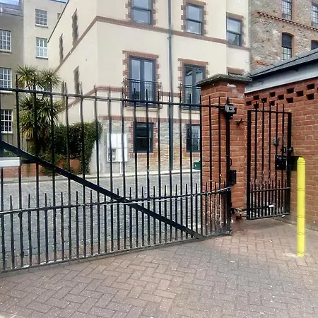 Lejlighed Number 13 - City Center Contemporary Fun Two Bed Flat Bs2 *