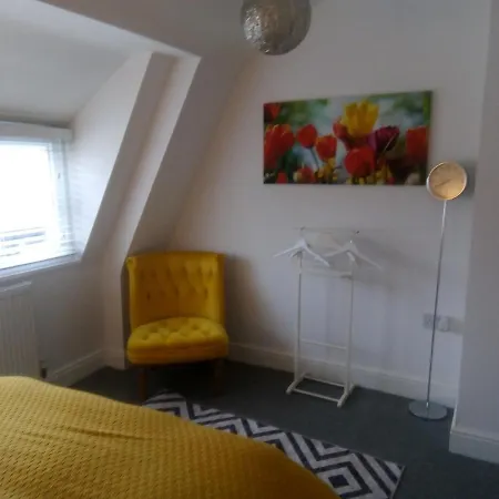 Number 13 - City Center Contemporary Fun Two Bed Flat Bs2 דירה *